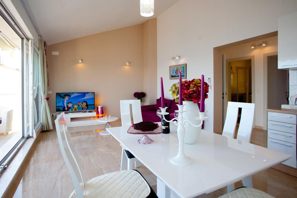Apartments Villa Anamaria Trogir Habitación foto